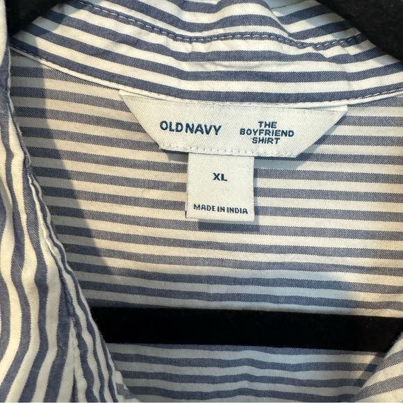 Old Navy The Boyfriend Shirt Blue Striped Long Sleeve Button Down Shirt - Picture 4 of 7